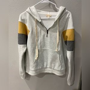Women’s medium color block sweatshirt. Like new barley worn.